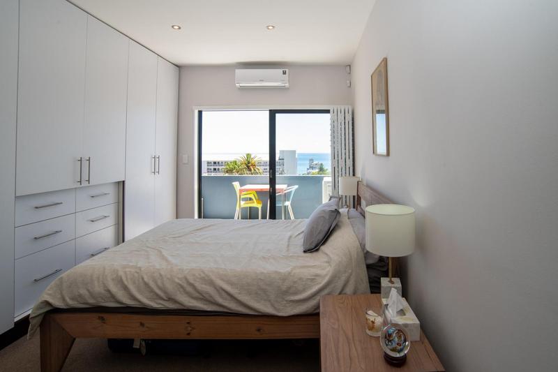 2 Bedroom Property for Sale in Sea Point Western Cape